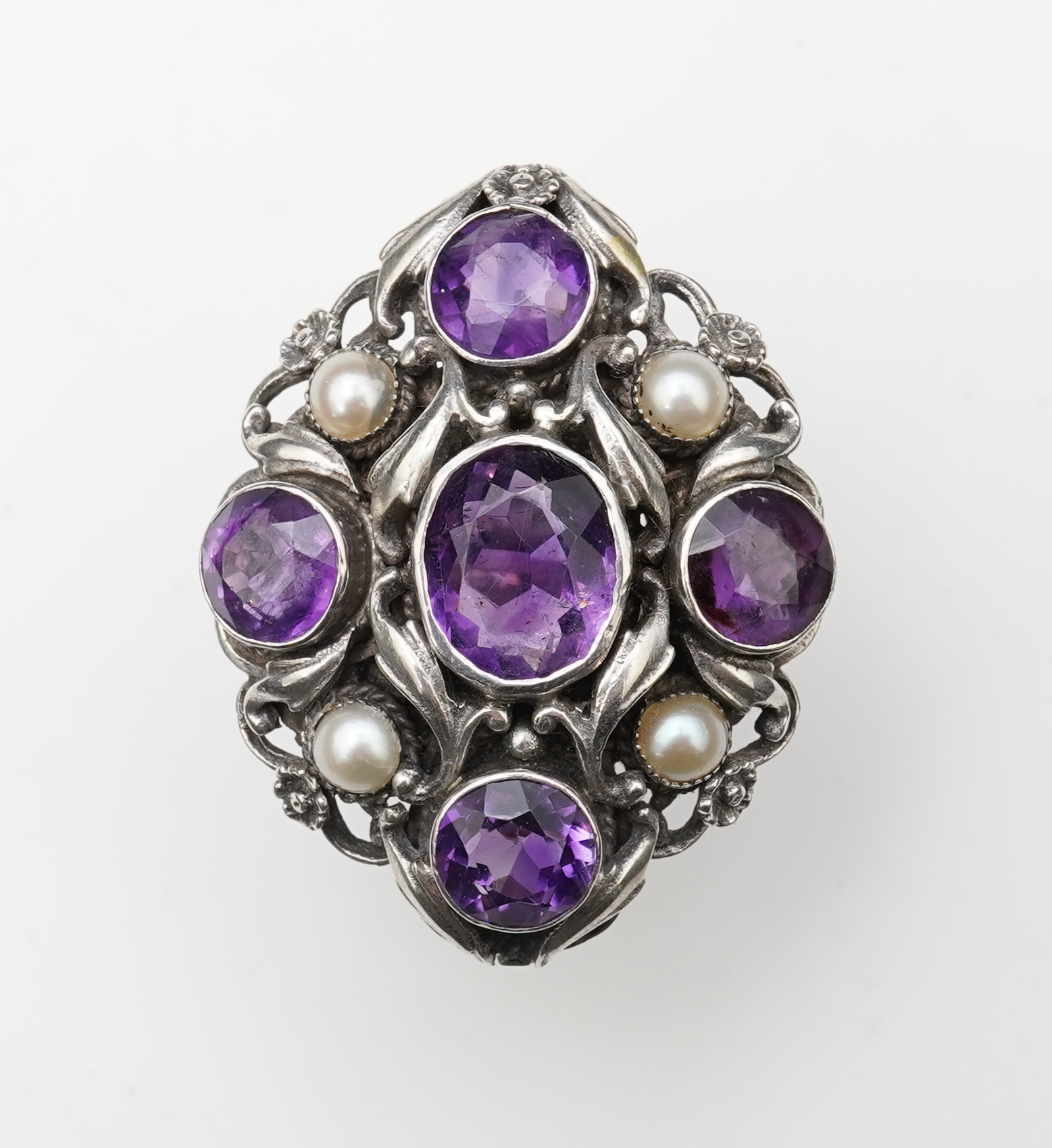 An amethyst and pearl ring